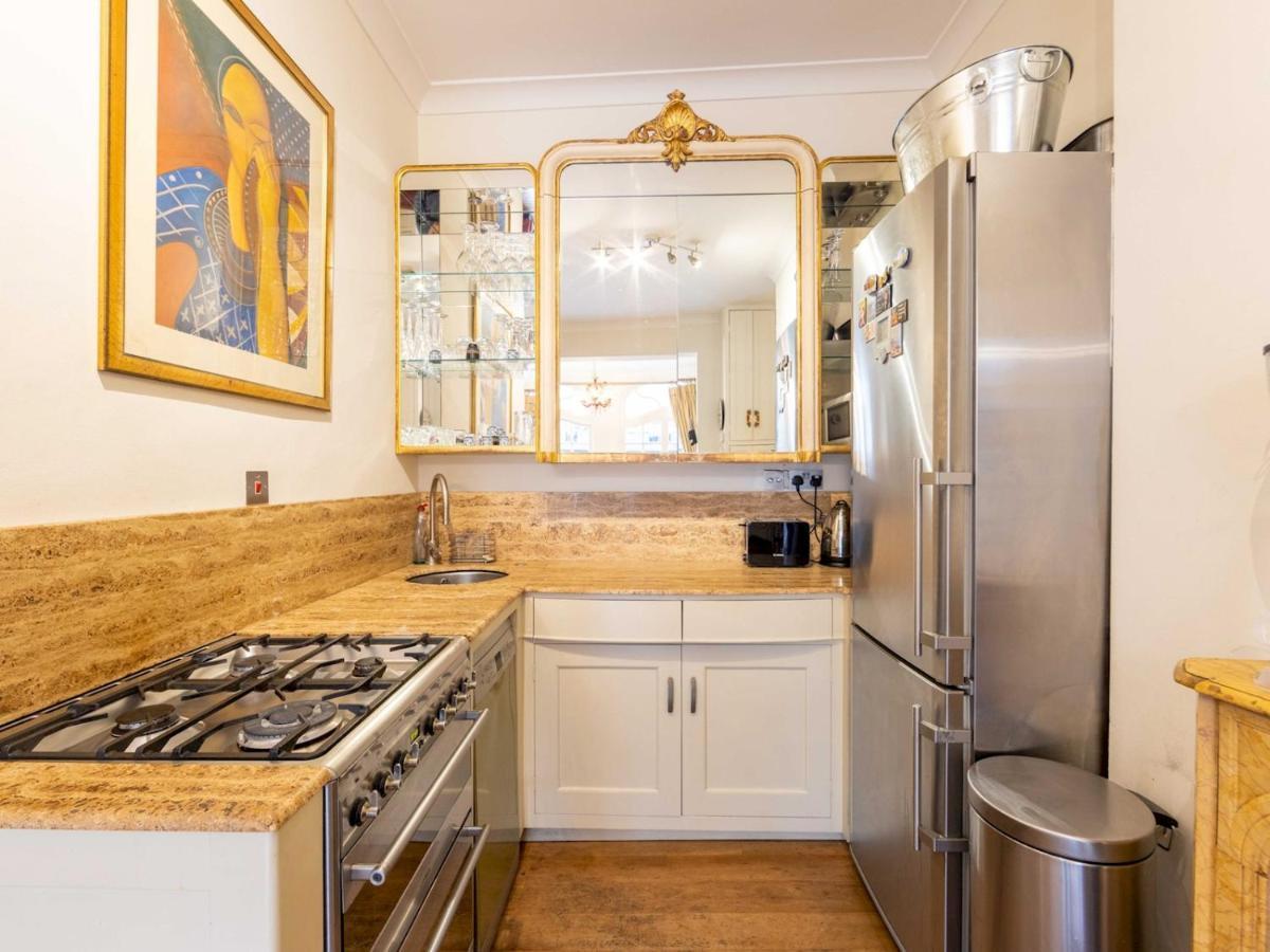 Pass The Keys Split-Floors Antique Apartment In Portobello Road London Exterior photo